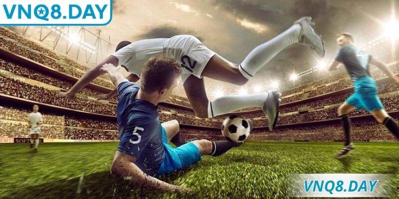 Theo dõi lối chơi của hai đội để dự đoán thế trận